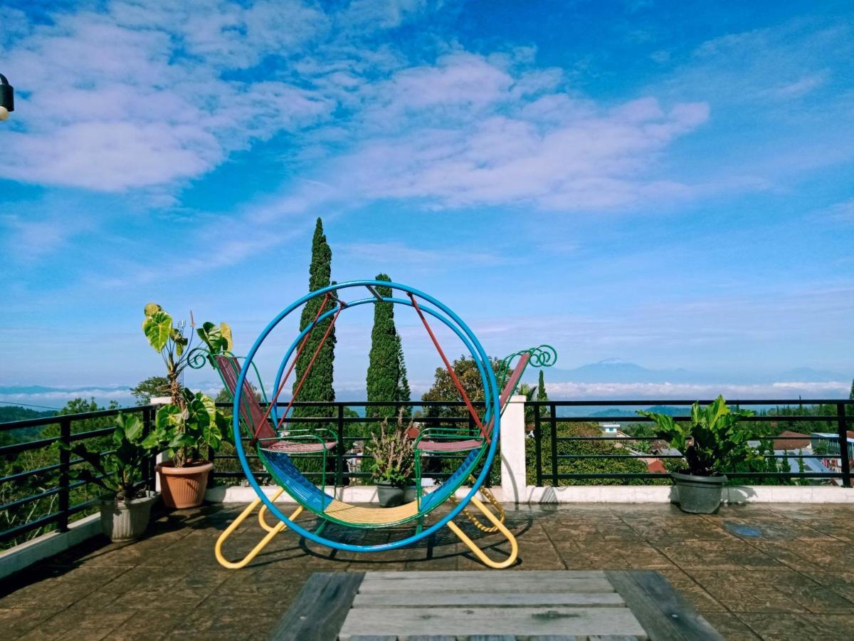 Hotel Pondok Asri Tawangmangu Exteriör bild