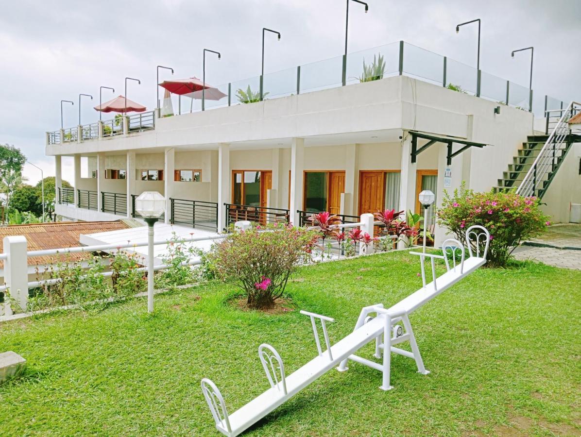 Hotel Pondok Asri Tawangmangu Exteriör bild