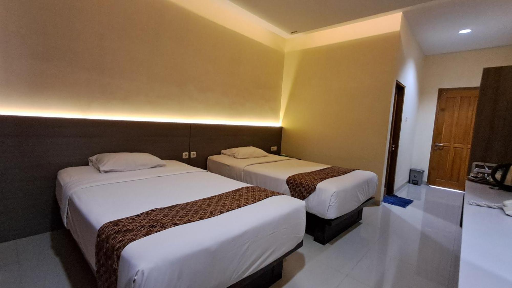 Hotel Pondok Asri Tawangmangu Exteriör bild
