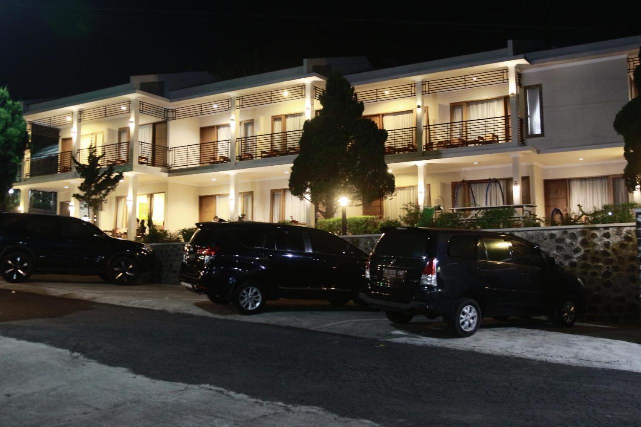Hotel Pondok Asri Tawangmangu Exteriör bild
