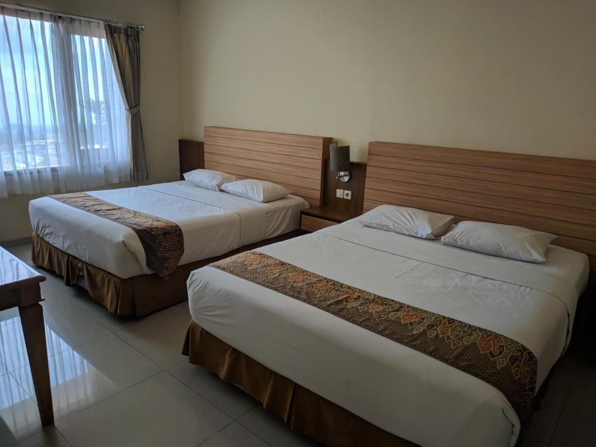 Hotel Pondok Asri Tawangmangu Exteriör bild
